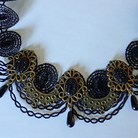 Elegant Black Lace Choker with Gold Accents - Picture 3 of 6